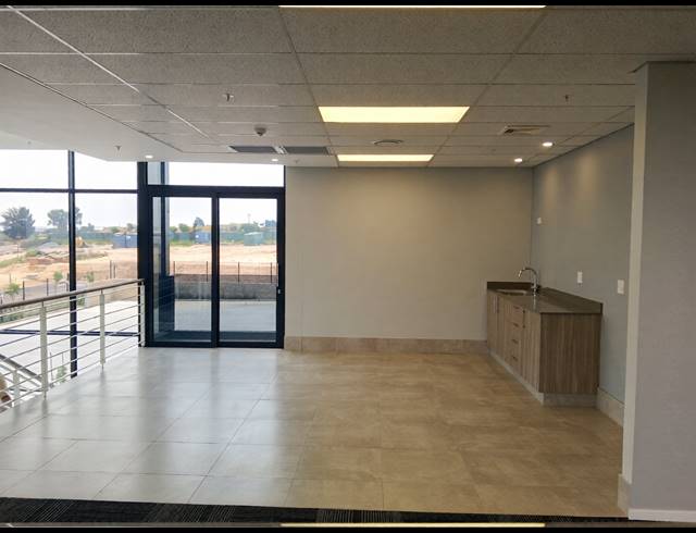 4,631M² WAREHOUSE TO LET IN AIRPORT PARK